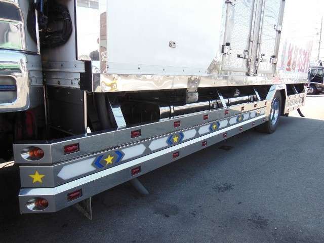 三菱　ファイター　冷蔵冷凍車　三菱製冷凍機搭載