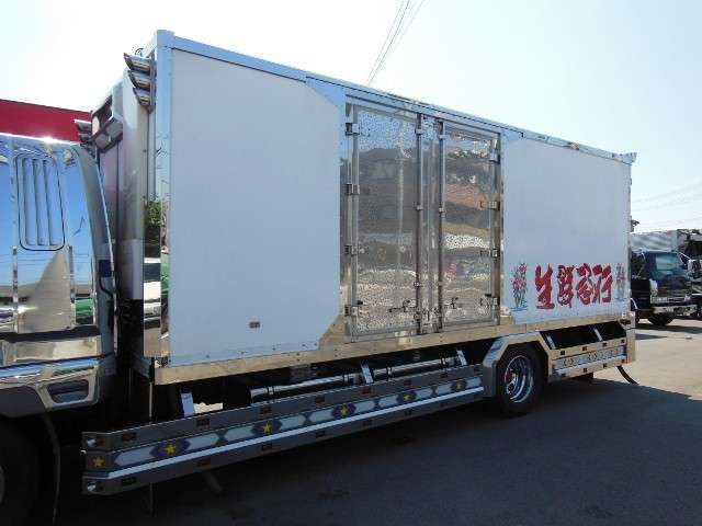 三菱　ファイター　冷蔵冷凍車　三菱製冷凍機搭載