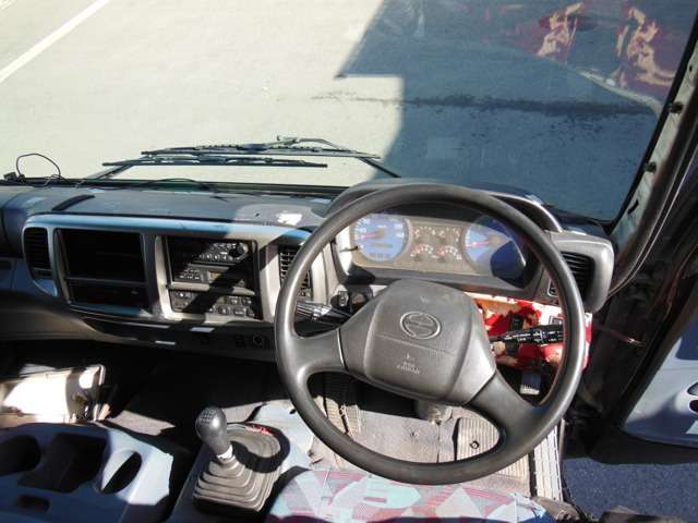 日野自動車　レンジャープロ　造り平ボデー