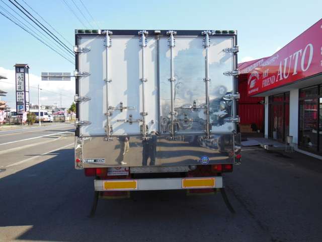 日野自動車　レンジャープロ　造り平ボデー