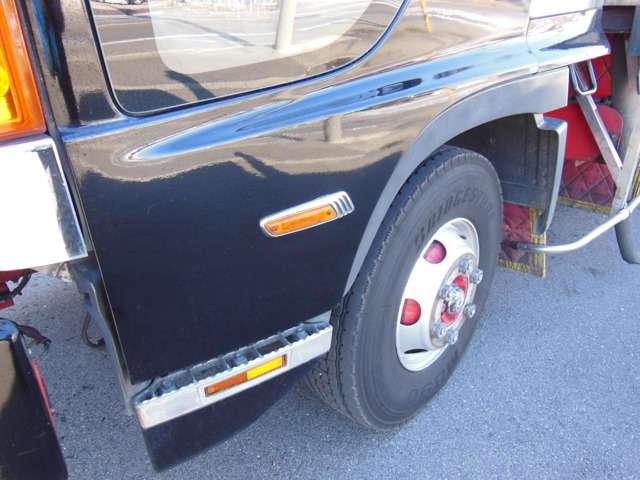 日野自動車　レンジャープロ　造り平ボデー