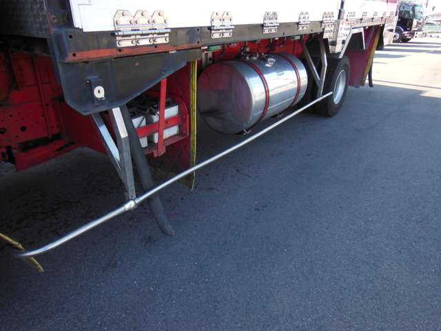 日野自動車　レンジャープロ　造り平ボデー