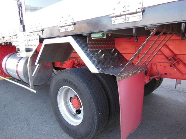 日野自動車　レンジャープロ　造り平ボデー