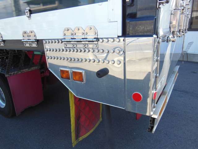 日野自動車　レンジャープロ　造り平ボデー