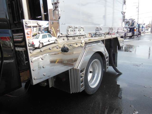 三菱　キャンターガッツ　造り平ボデー　 （ブラック）