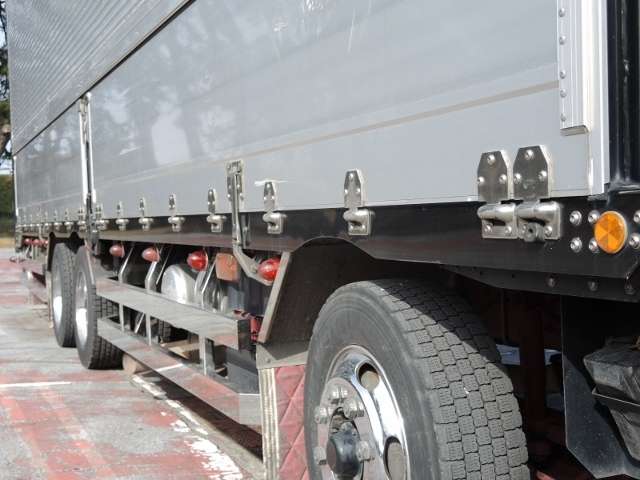 いすゞ　ギガ　アルミウィング　 （ブラック）