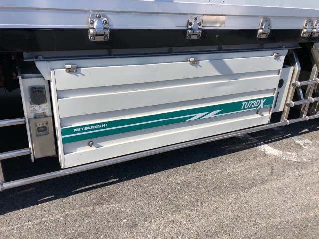 【332】ＵＤトラックスクオン　低床　冷凍ウイング　総輪エアサス　ハイルーフ