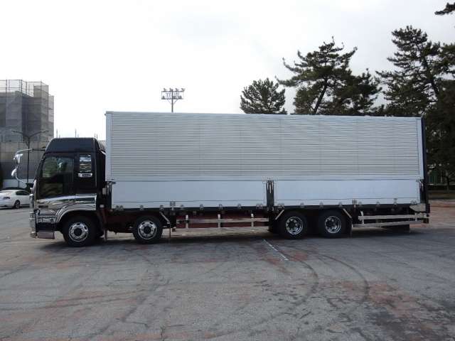 いすゞ　ギガ　アルミウィング　 （ブラック）