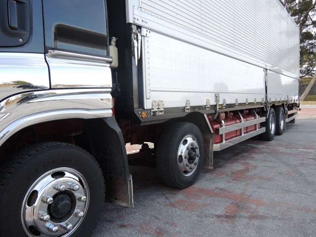 いすゞ　ギガ　アルミウィング　 （ブラック）