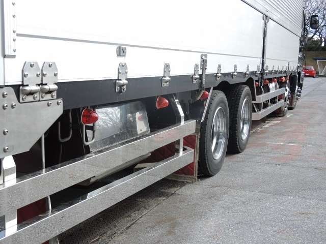 いすゞ　ギガ　アルミウィング　 （ブラック）